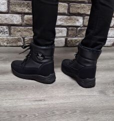 İçi Kürklü Kaydırmaz Kauçuk Taban Suya ve Soğuğa Dayanıklı Bağcıklı Bot Siyah - 39