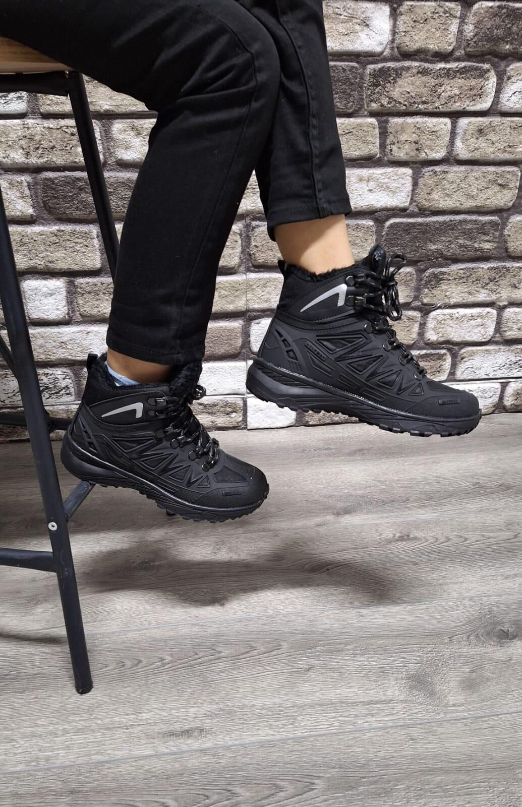 Rahat Bağcıklı Su Geçirmez Watertight  İçi Kürklü Outdoor Spor Bot Siyah - 38