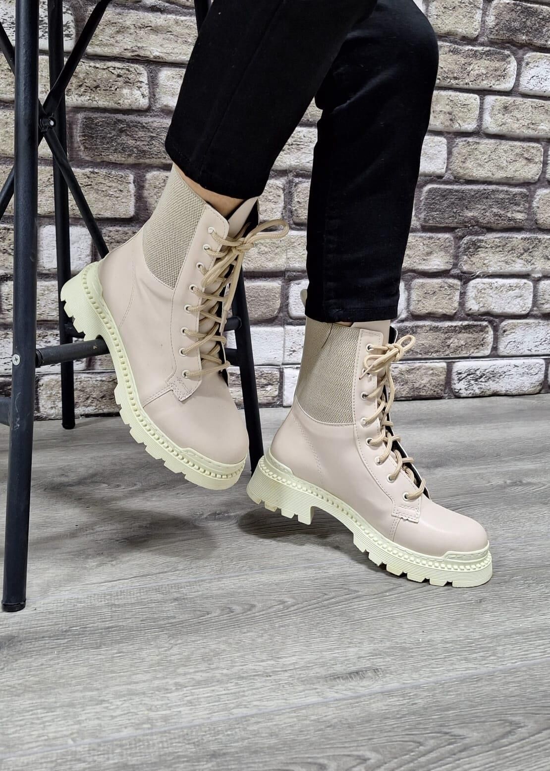 Bağcıklı Lastikli  Kaymaz Kauçuk Kalın Taban Kadın Günlük Bot Bej - 40